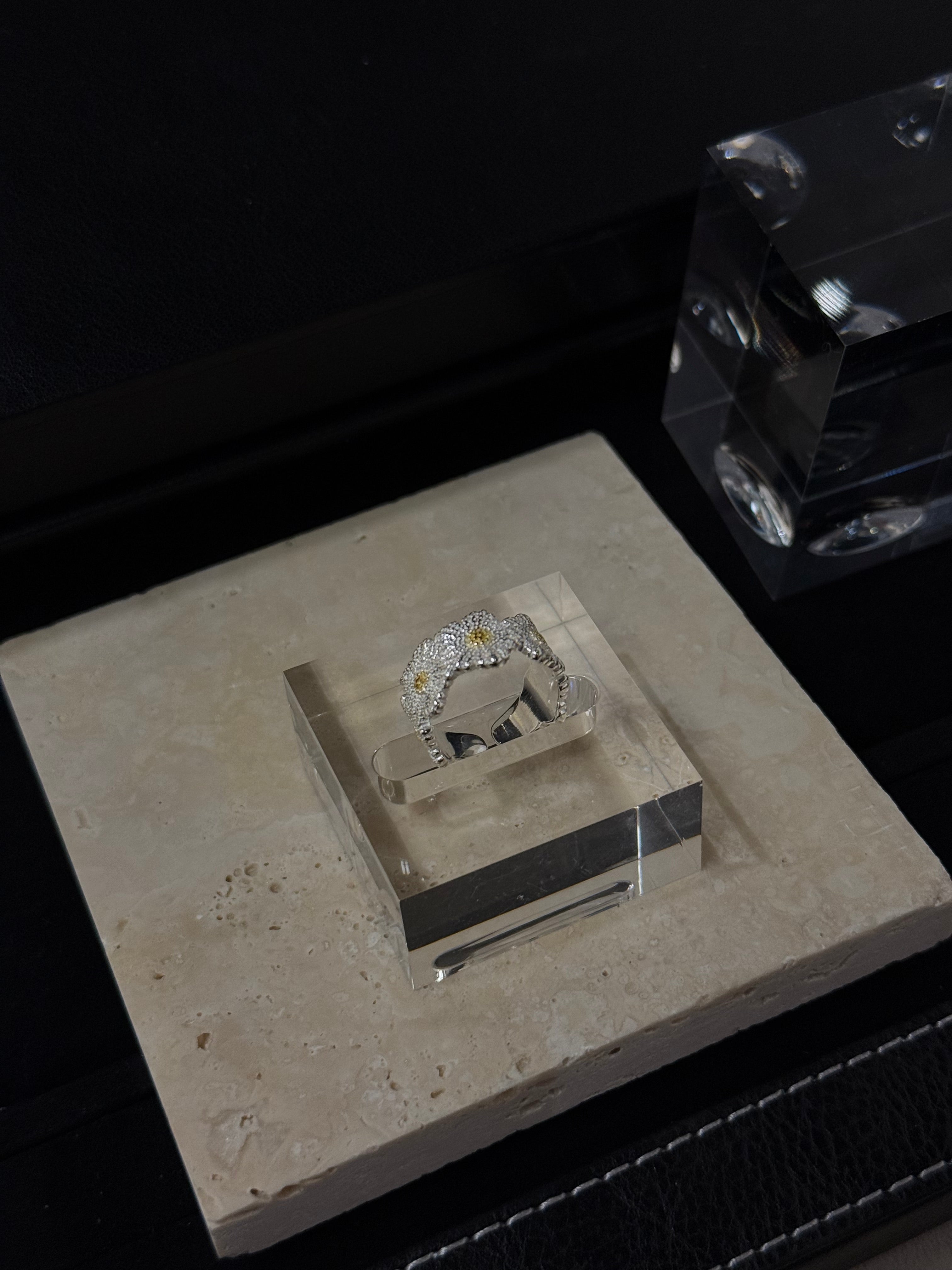 Daisy Pavé Silver Ring
